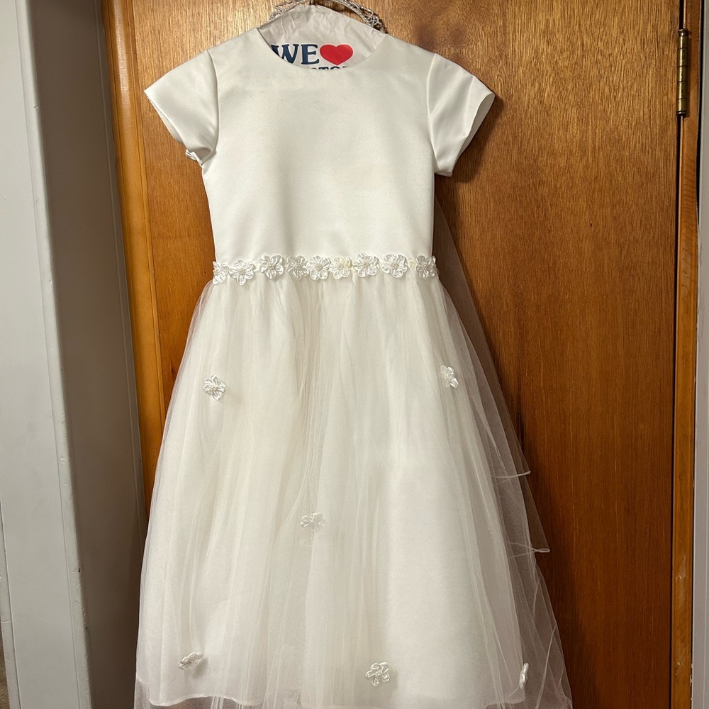 First communion or young girls dress for wedding